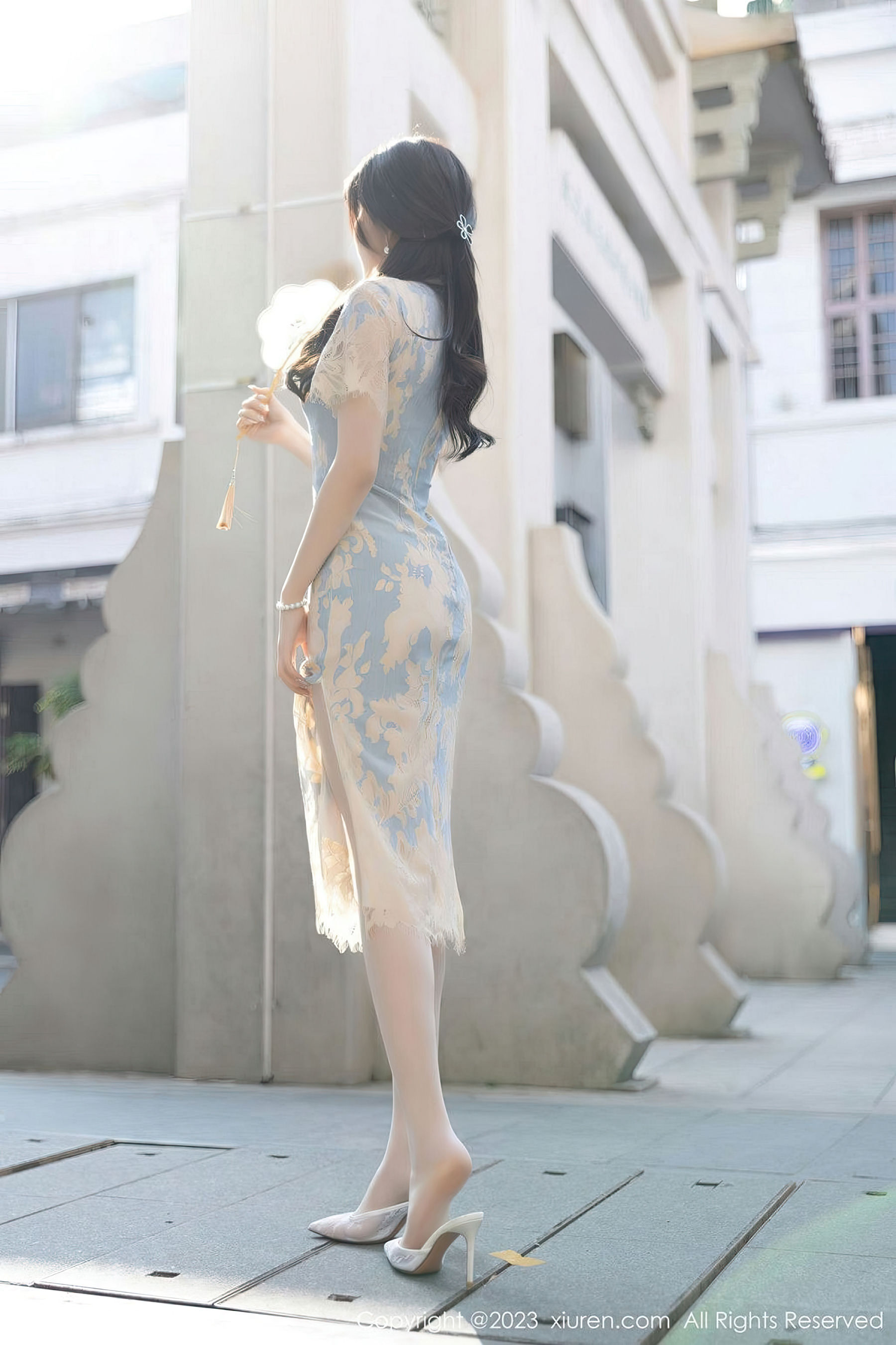 徐莉芝Booty - 浅色旗袍+诱人丝袜海南岛旅拍