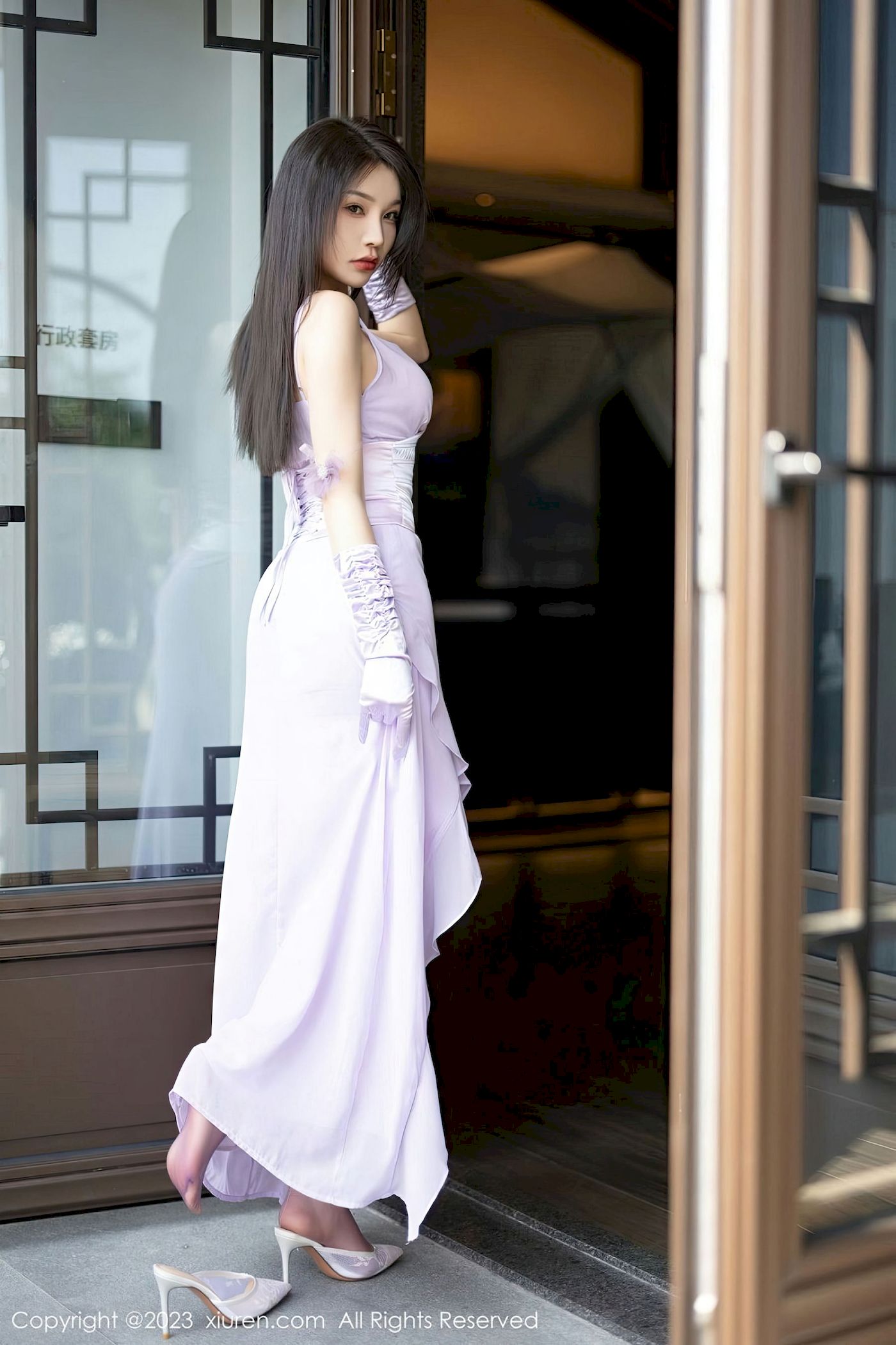 徐莉芝Booty - 淡紫色连衣长裙性感写真