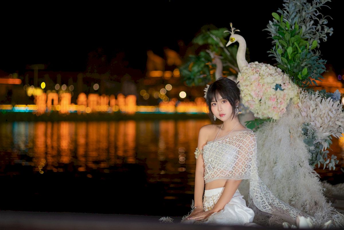 萌芽儿o0西双版纳傣族服饰户外写真