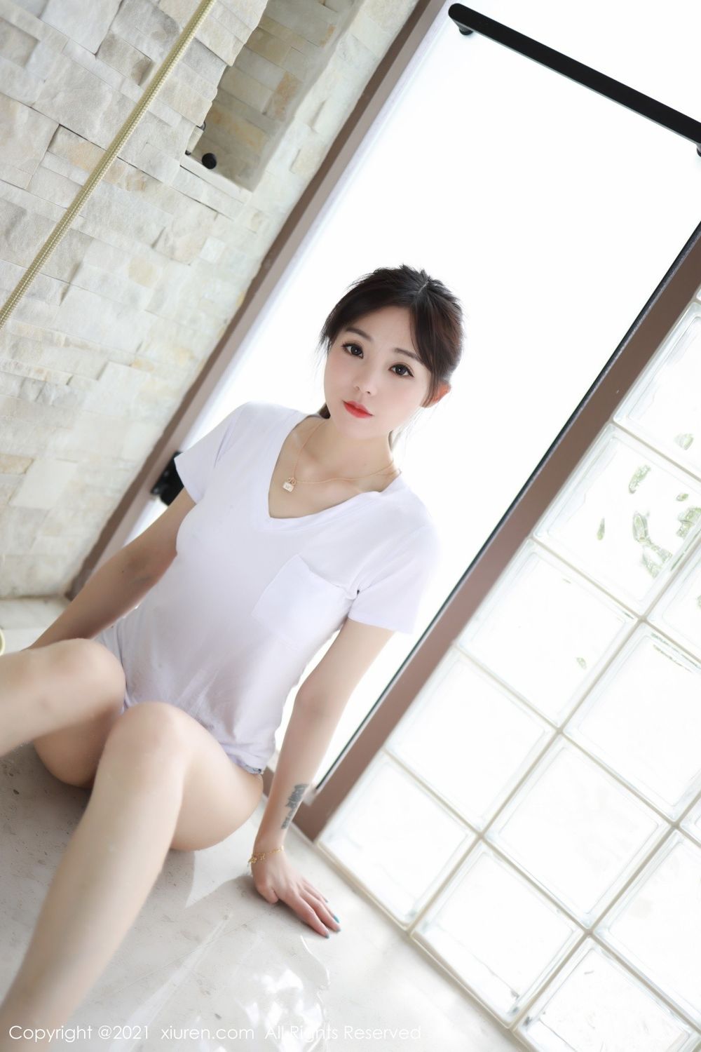 秀人网美女模特佘贝拉bella运动装与浴室系列西双版纳旅拍-御萝部落