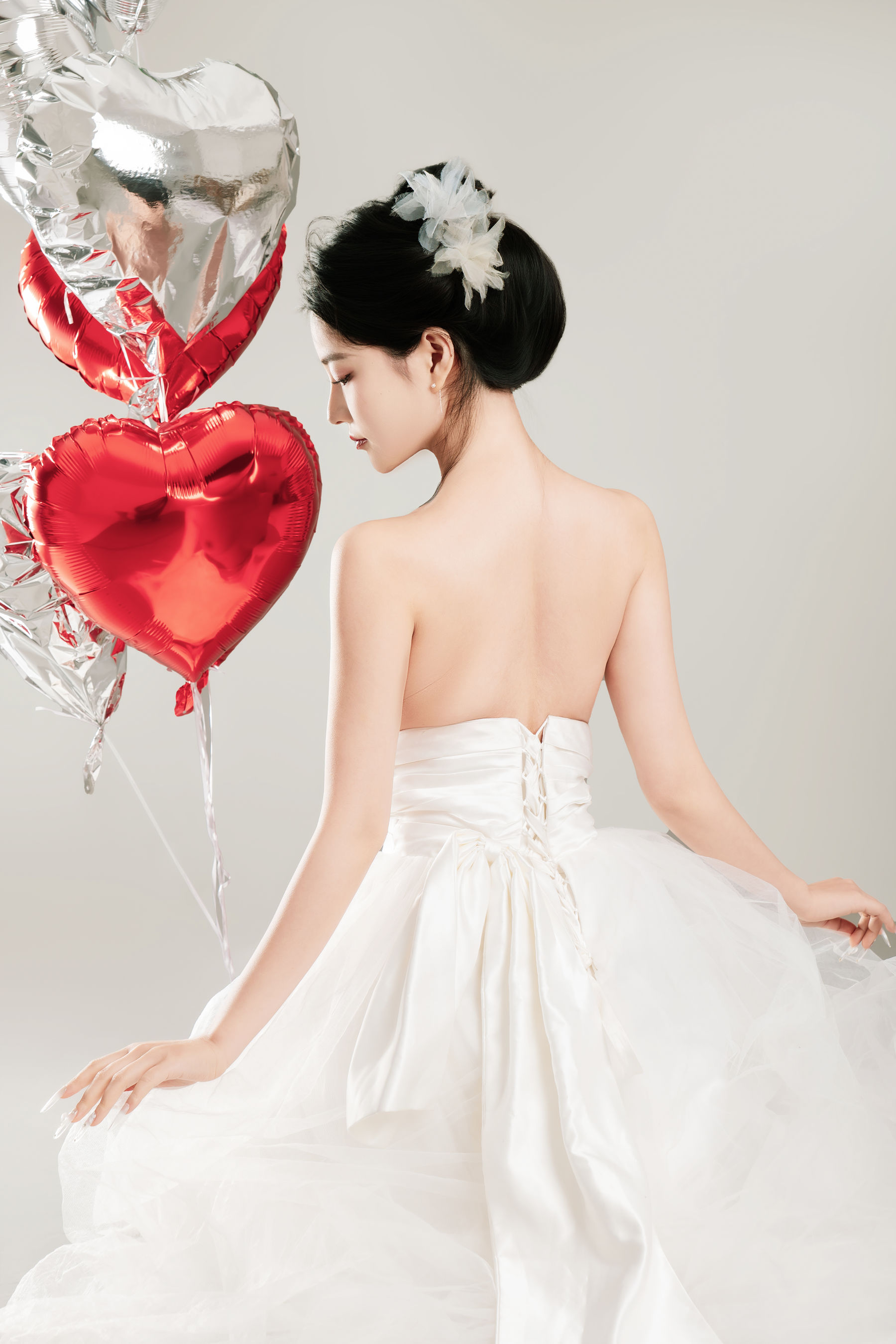 Nnian白色婚纱LOVE情人节特别篇摄影写真