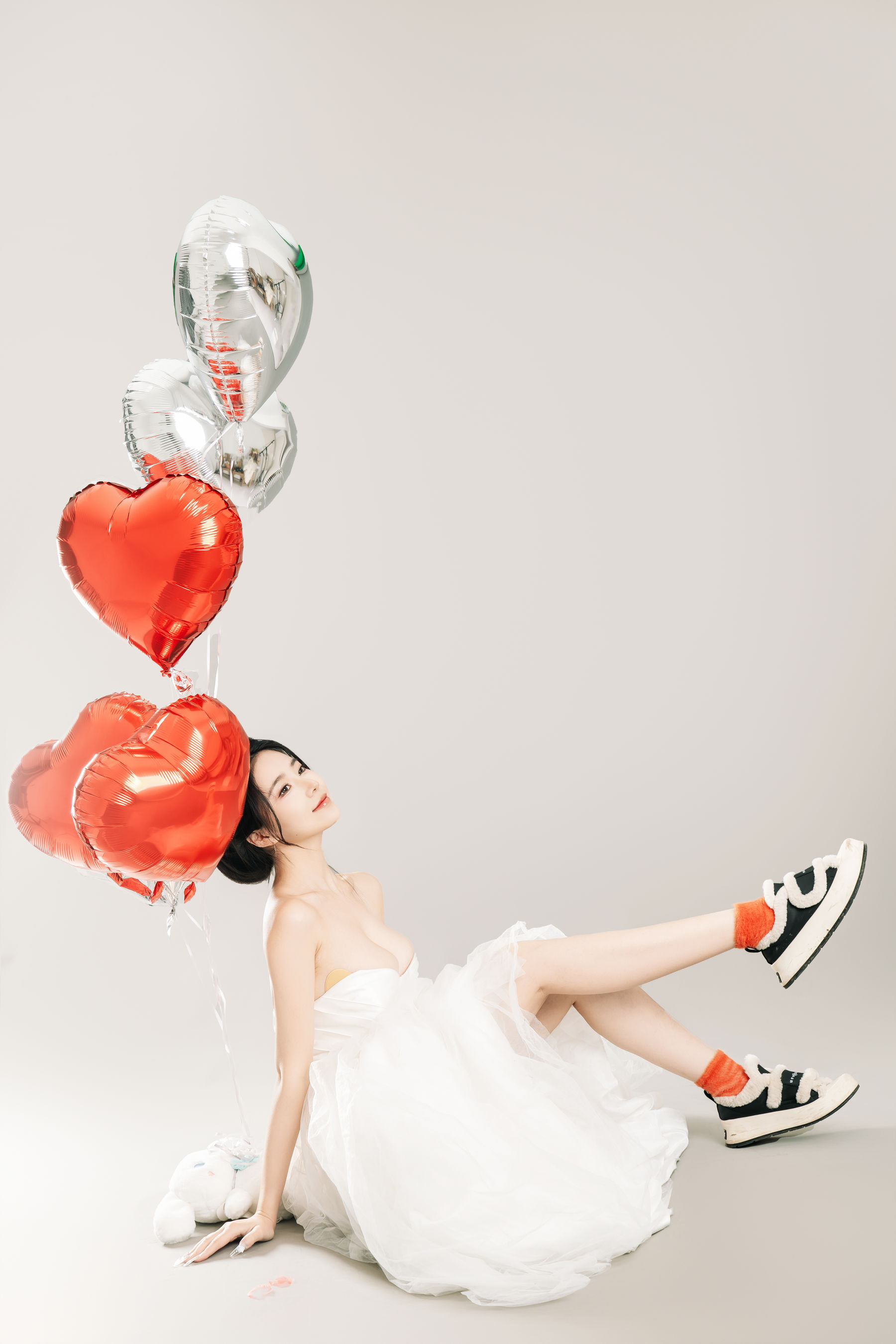 Nnian白色婚纱LOVE情人节特别篇摄影写真