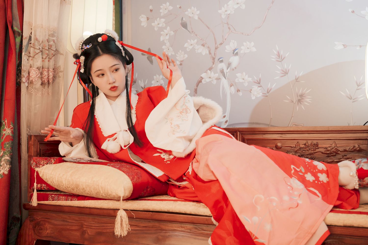 古典美女Nnian拜年服喜庆写真