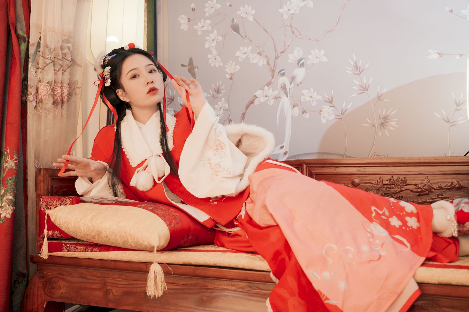 古典美女Nnian拜年服喜庆写真