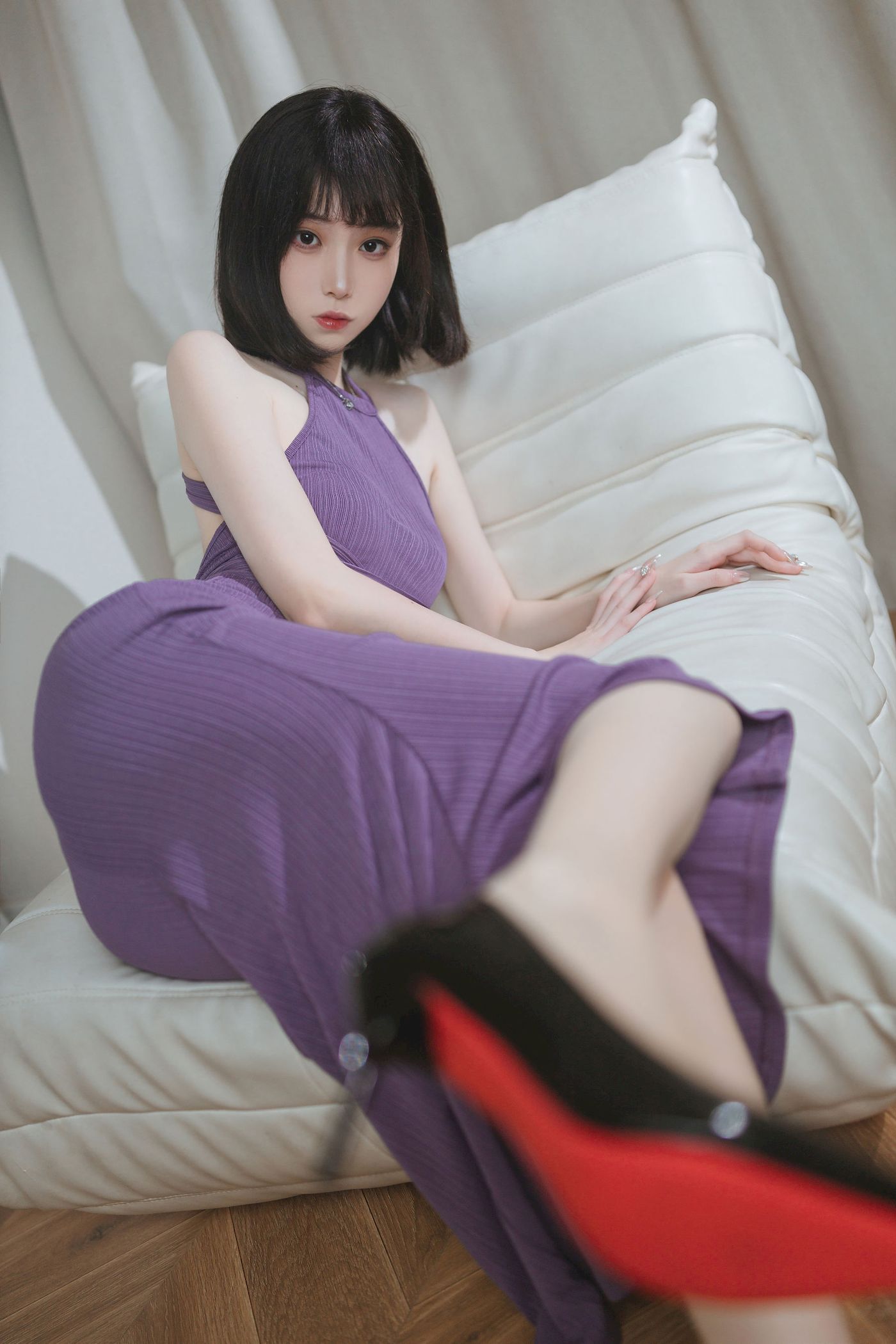 许岚LAN紫韵长裙搭配白嫩美腿性感写真