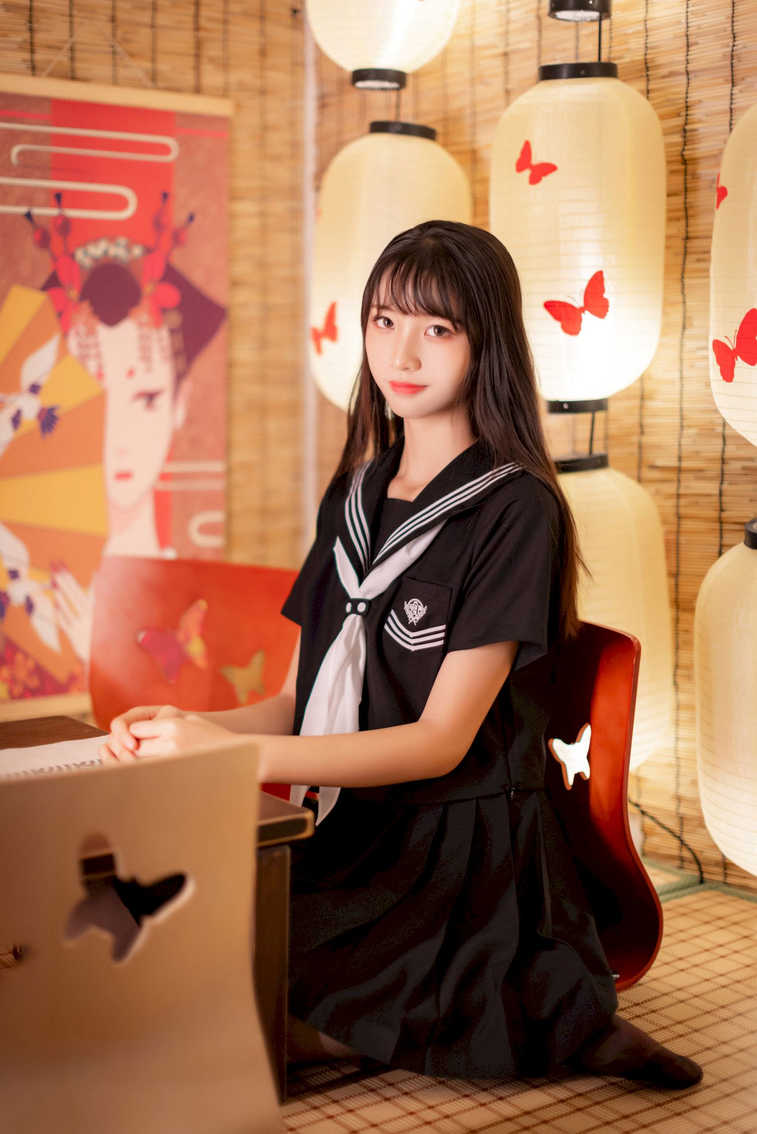 清纯妹子西呱呀呀呀JK制服搭配黑丝日系风格写真-御萝部落-御萝部落