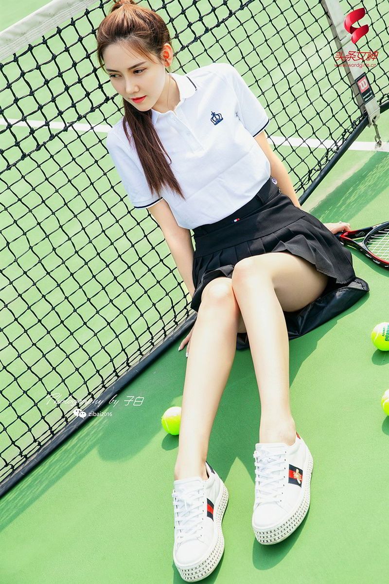 头条女神网球美少女冯雪娇SIR性感超短裙修长美腿户外写真-御萝部落