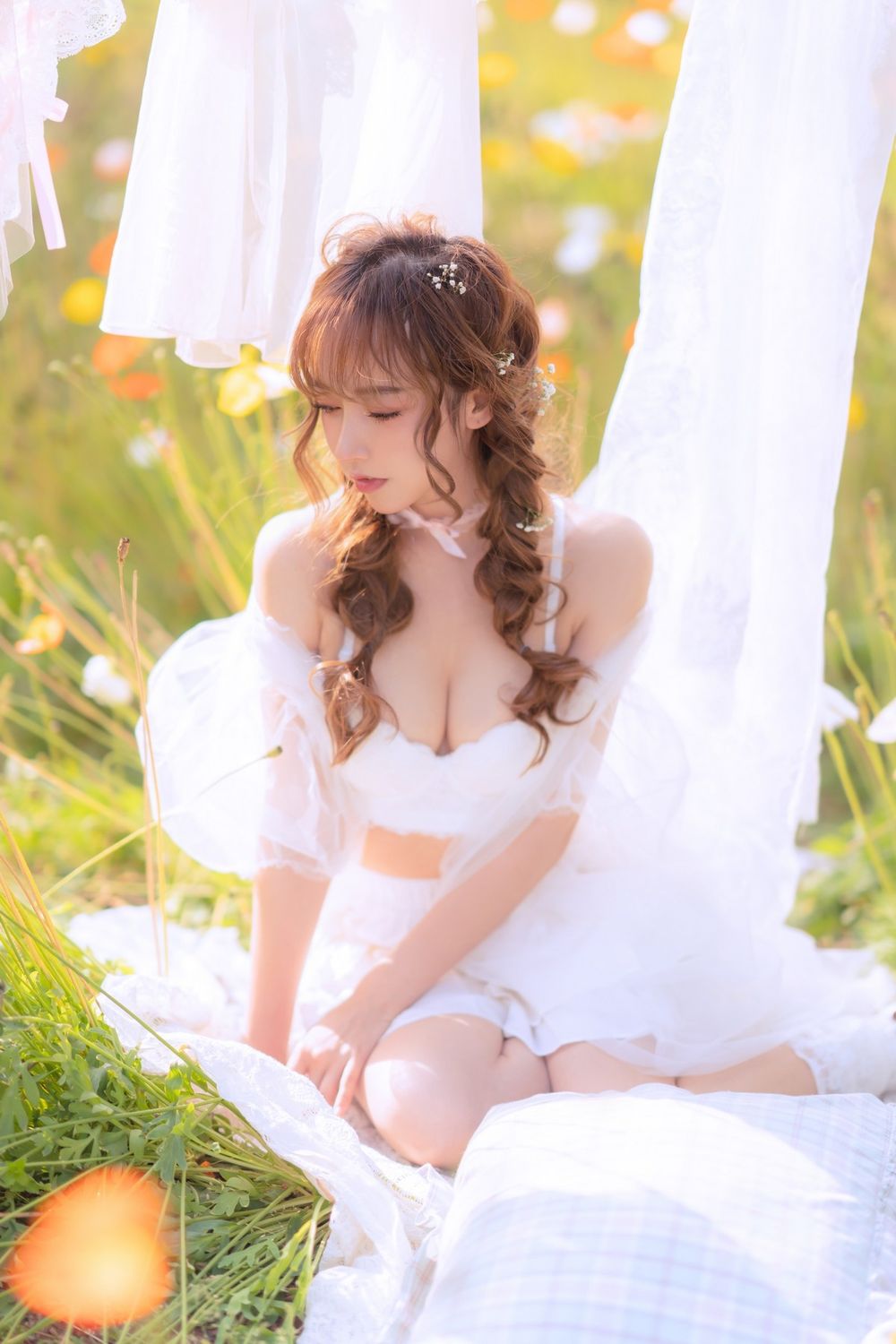 斗鱼主播过期米线线喵白色薄纱服饰+夏日晒衣服主题写真