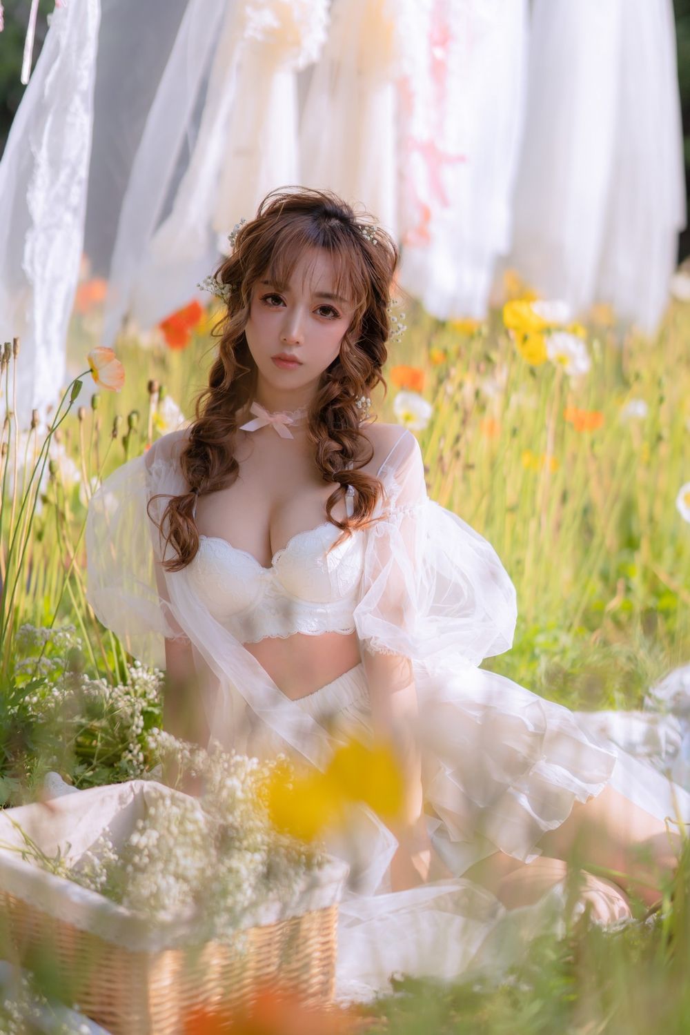 斗鱼主播过期米线线喵白色薄纱服饰+夏日晒衣服主题写真