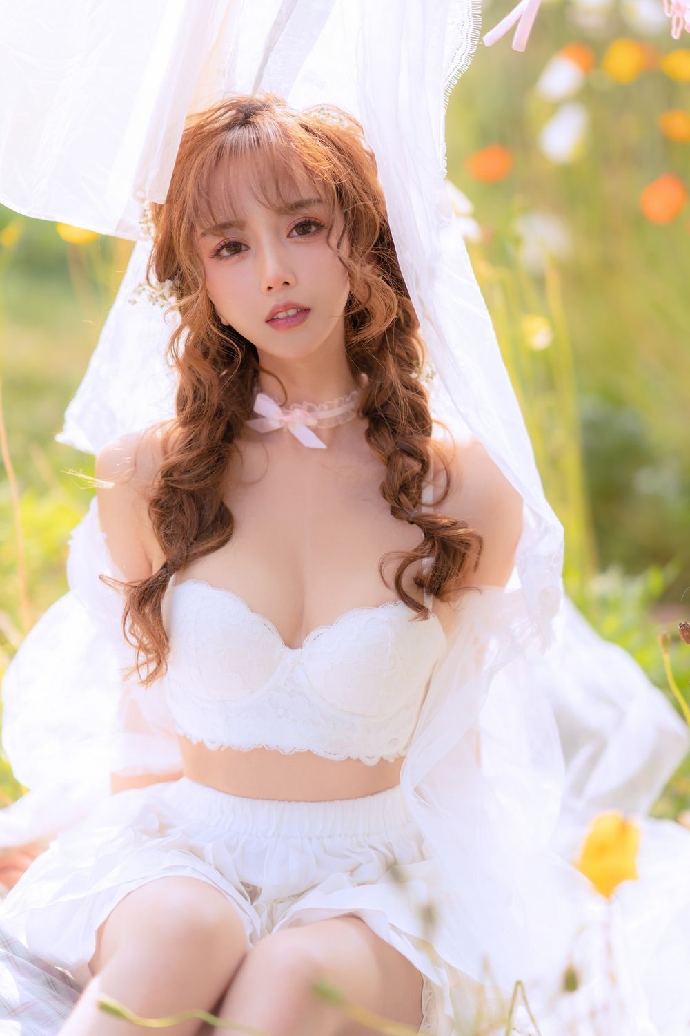 斗鱼主播过期米线线喵白色薄纱服饰+夏日晒衣服主题写真
