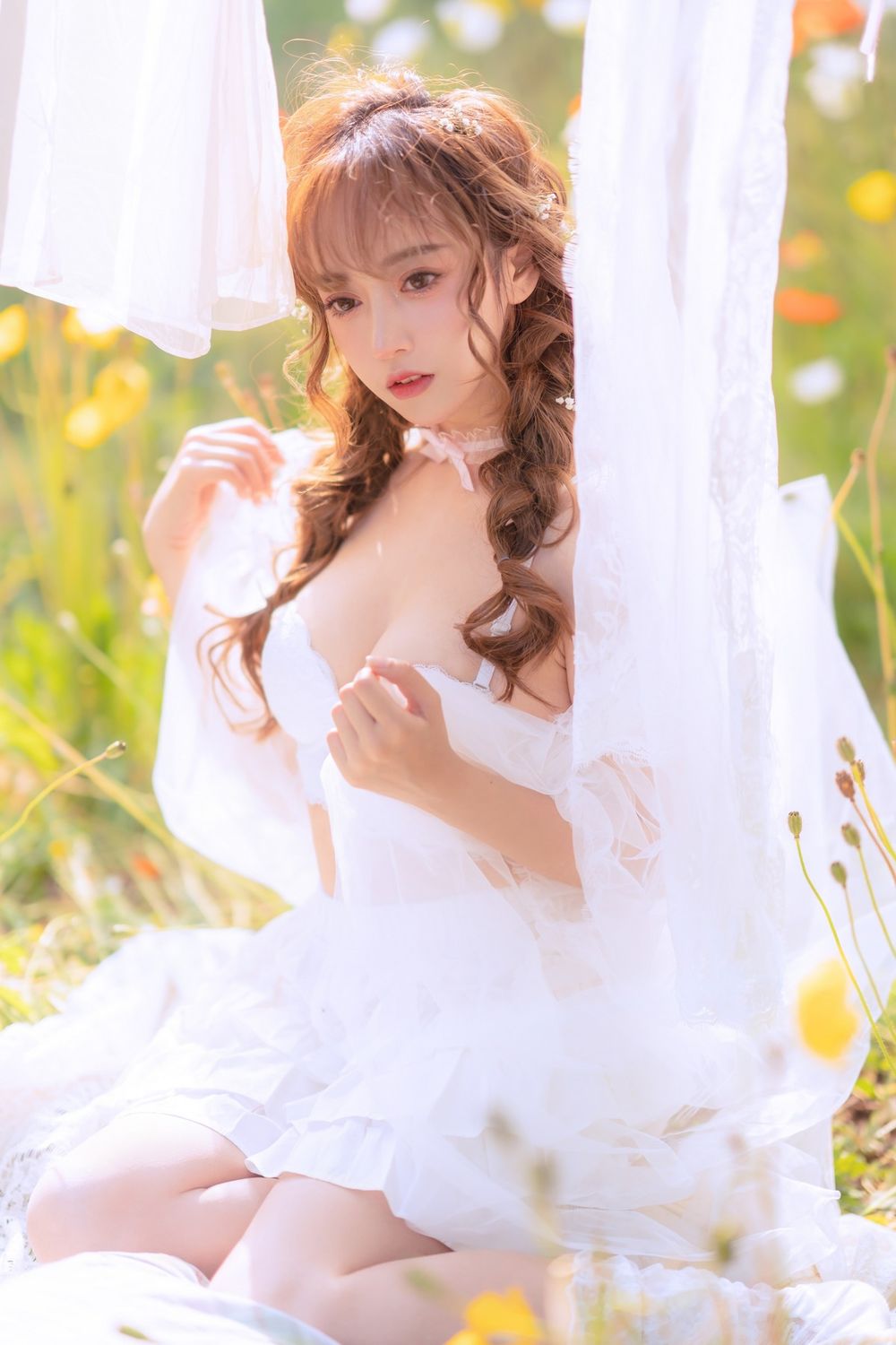 斗鱼主播过期米线线喵白色薄纱服饰+夏日晒衣服主题写真