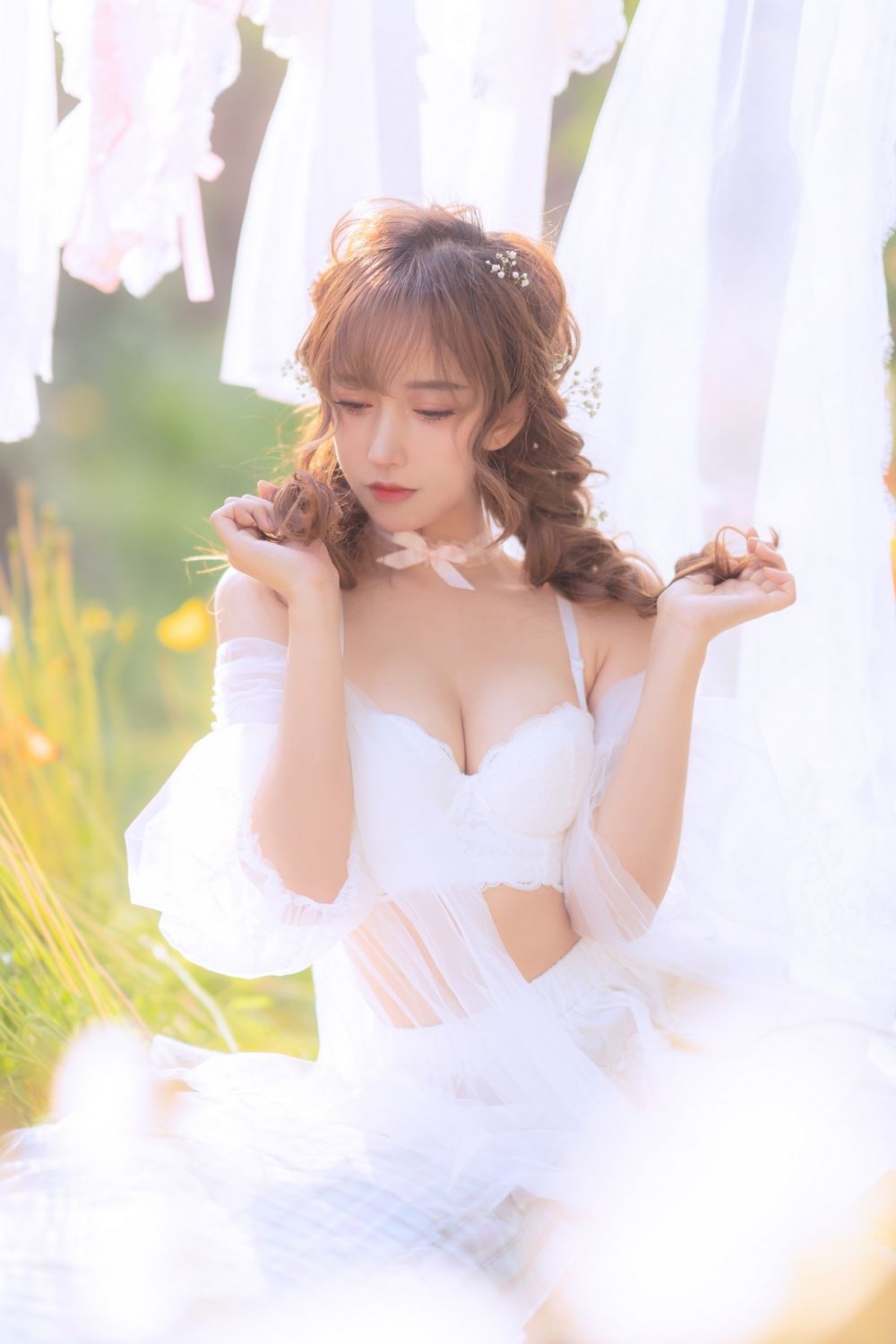 斗鱼主播过期米线线喵白色薄纱服饰+夏日晒衣服主题写真