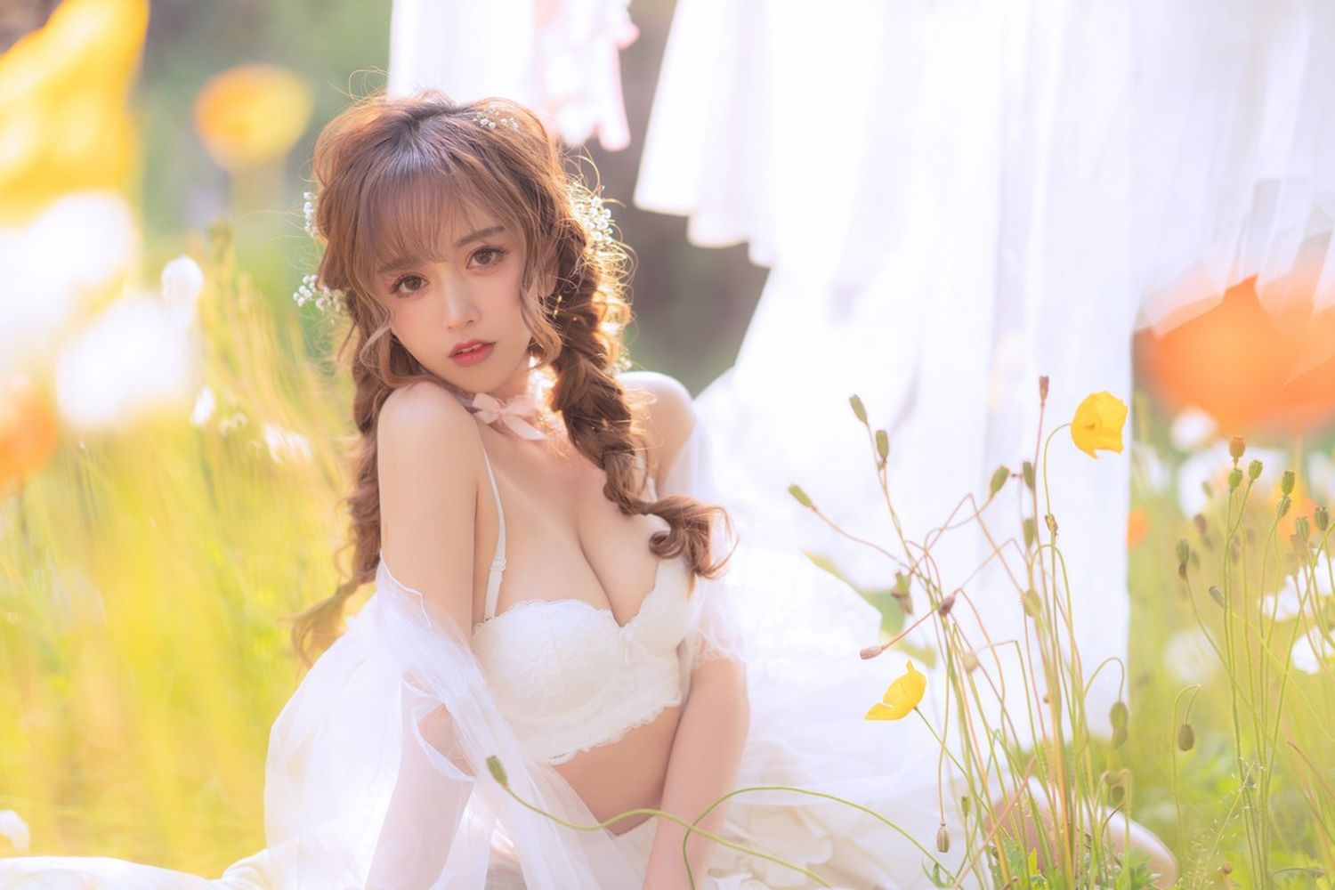 斗鱼主播过期米线线喵白色薄纱服饰+夏日晒衣服主题写真