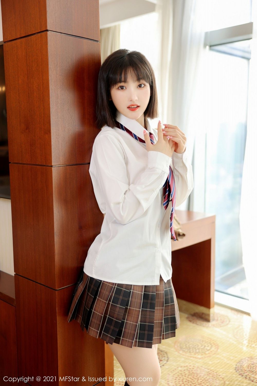 美女模特甜筒晓彤甜美可人居家女友视角私房写真