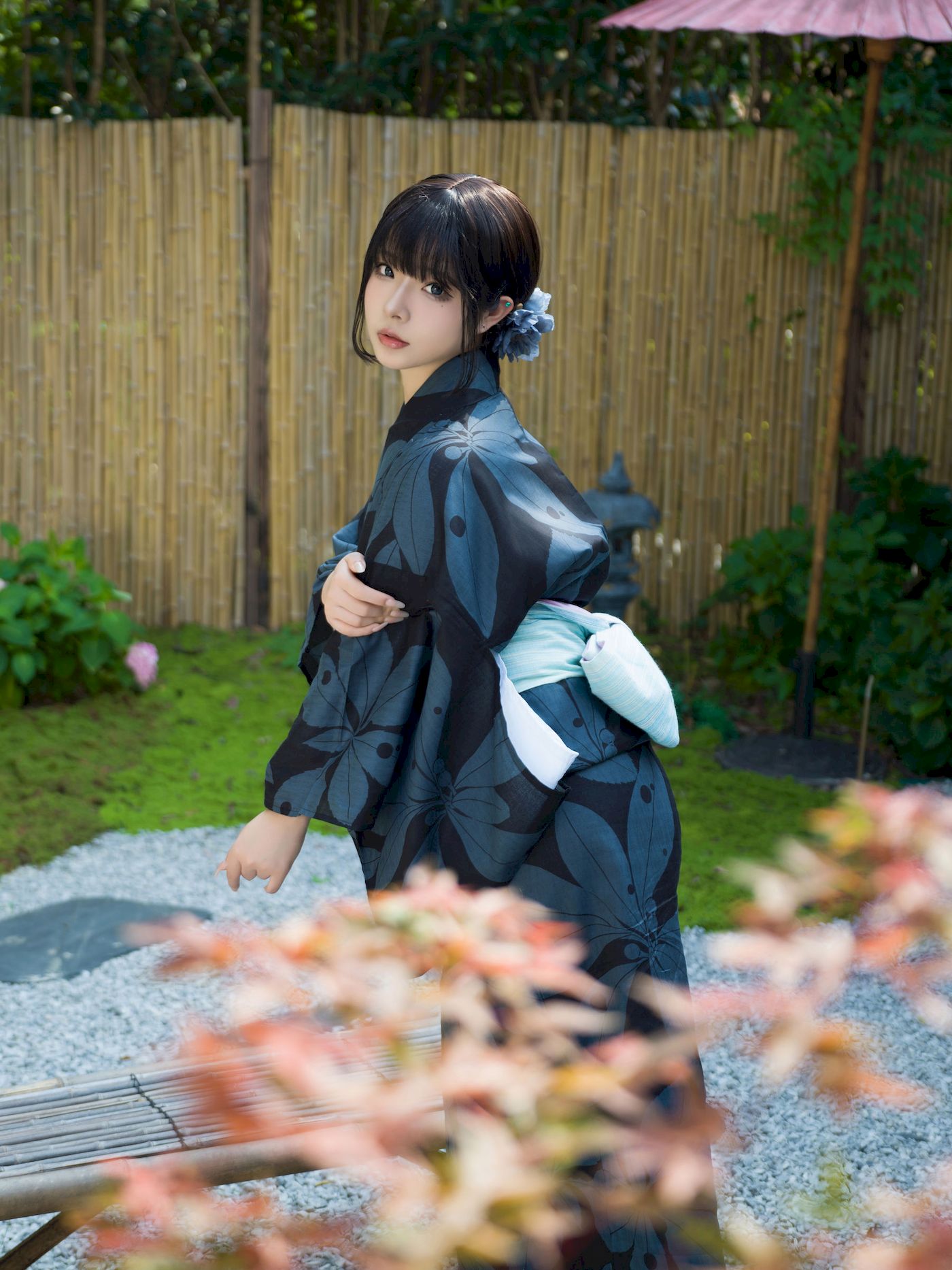 yuuhui玉汇深色和服庭院里的宠儿主题写真