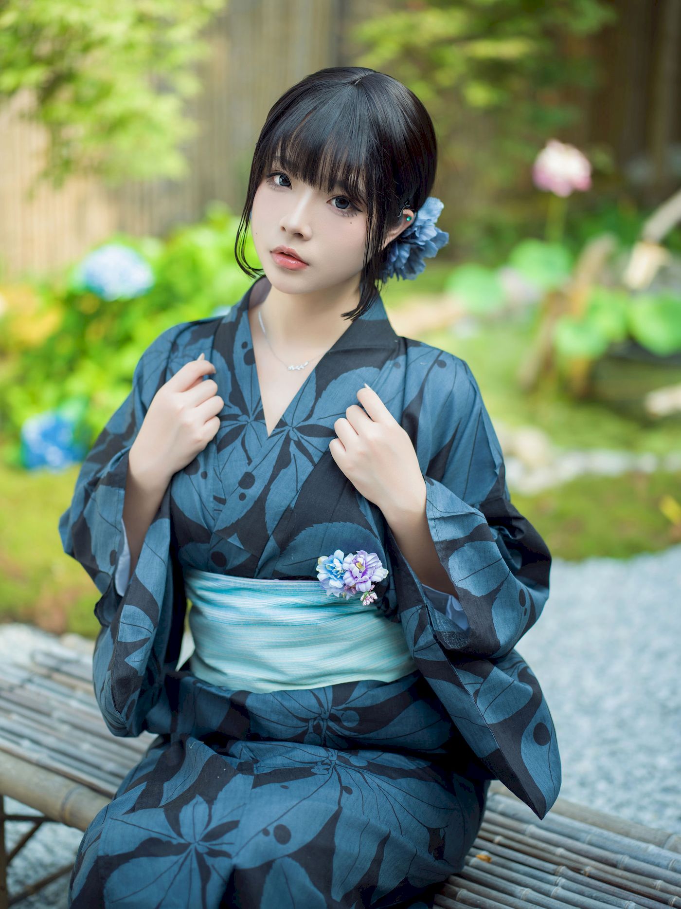 yuuhui玉汇深色和服庭院里的宠儿主题写真