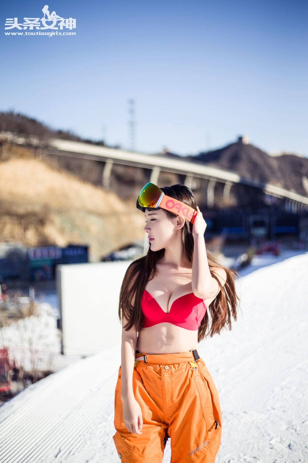 头条女神崔昭妍雪地坚挺美胸性感身材内衣诱惑写真-御萝部落