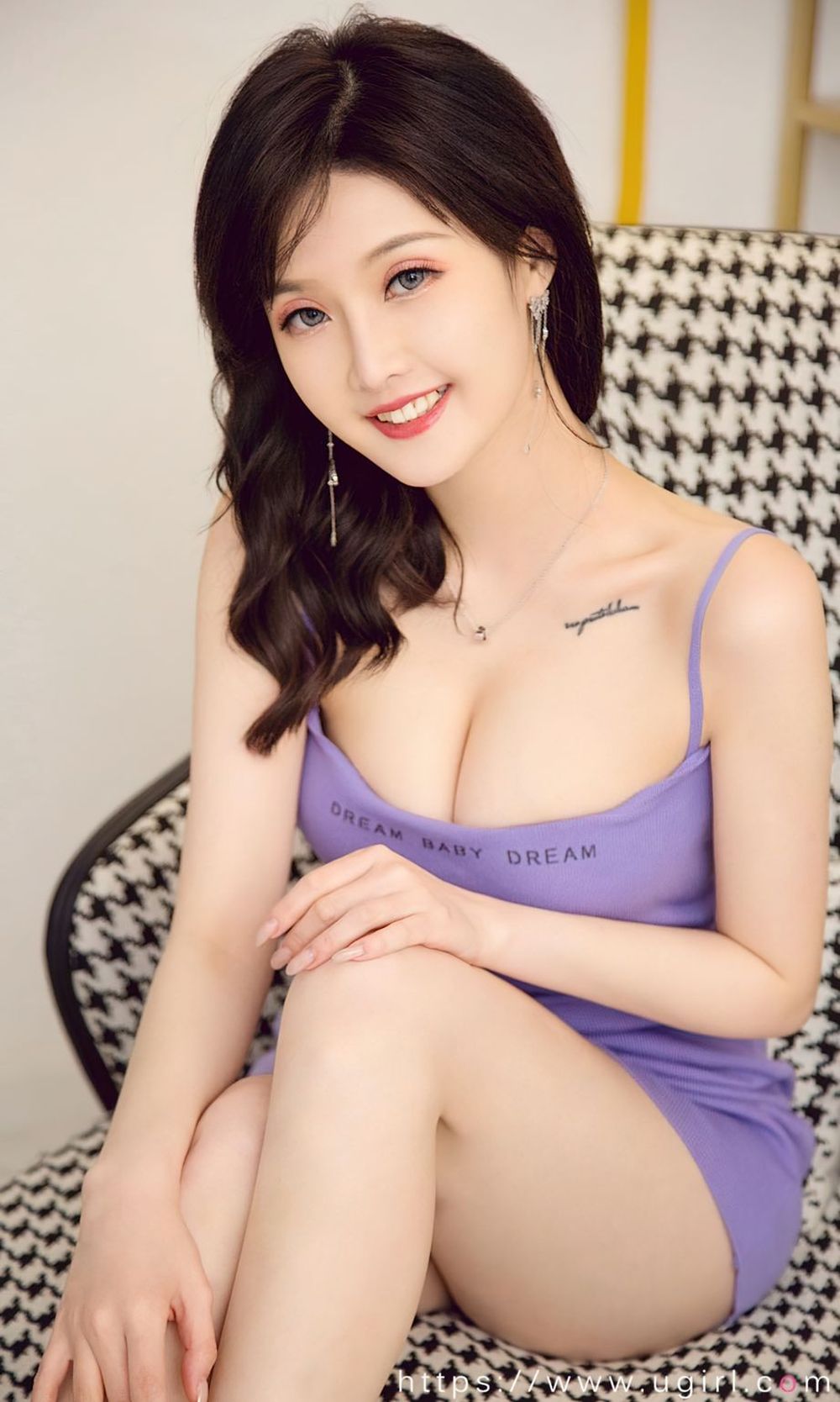 美女模特露儿野莓浆果酸甜少女味微笑主题迷人写真