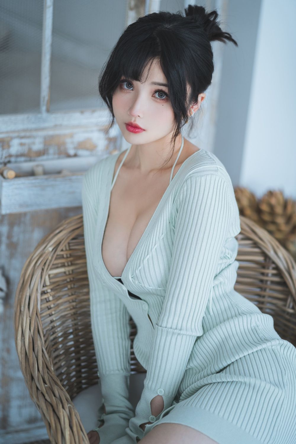 网络美女rioko凉凉子深V针织裙居家黑色内衣系列私房写真