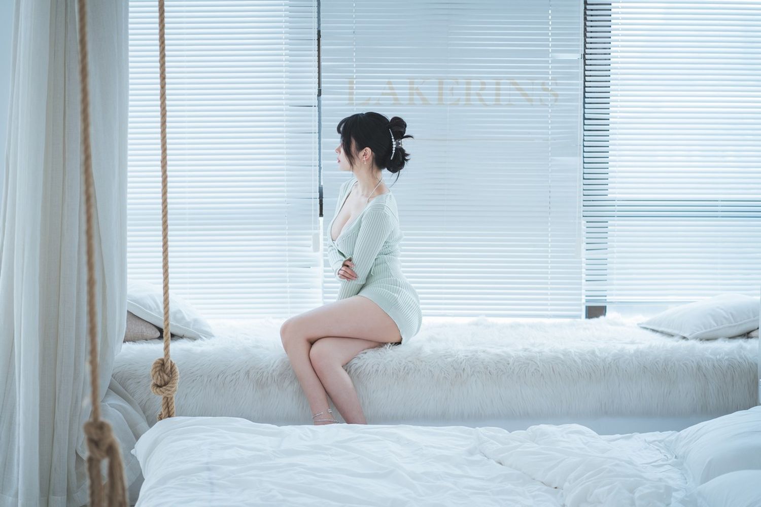 网络美女rioko凉凉子深V针织裙居家黑色内衣系列私房写真