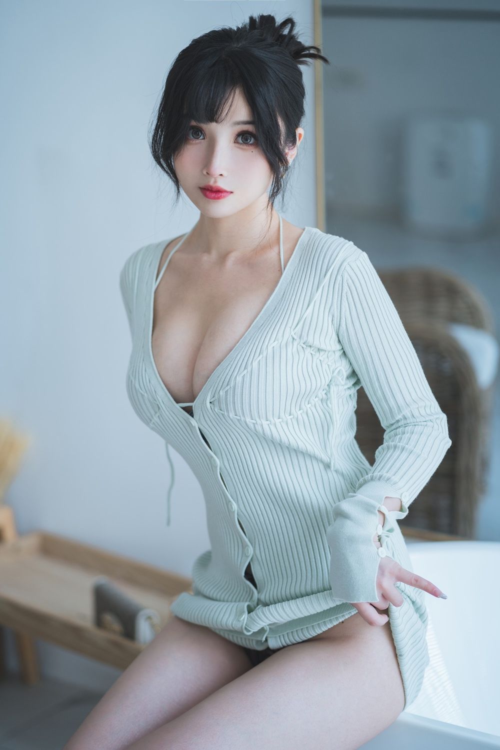 网络美女rioko凉凉子深V针织裙居家黑色内衣系列私房写真