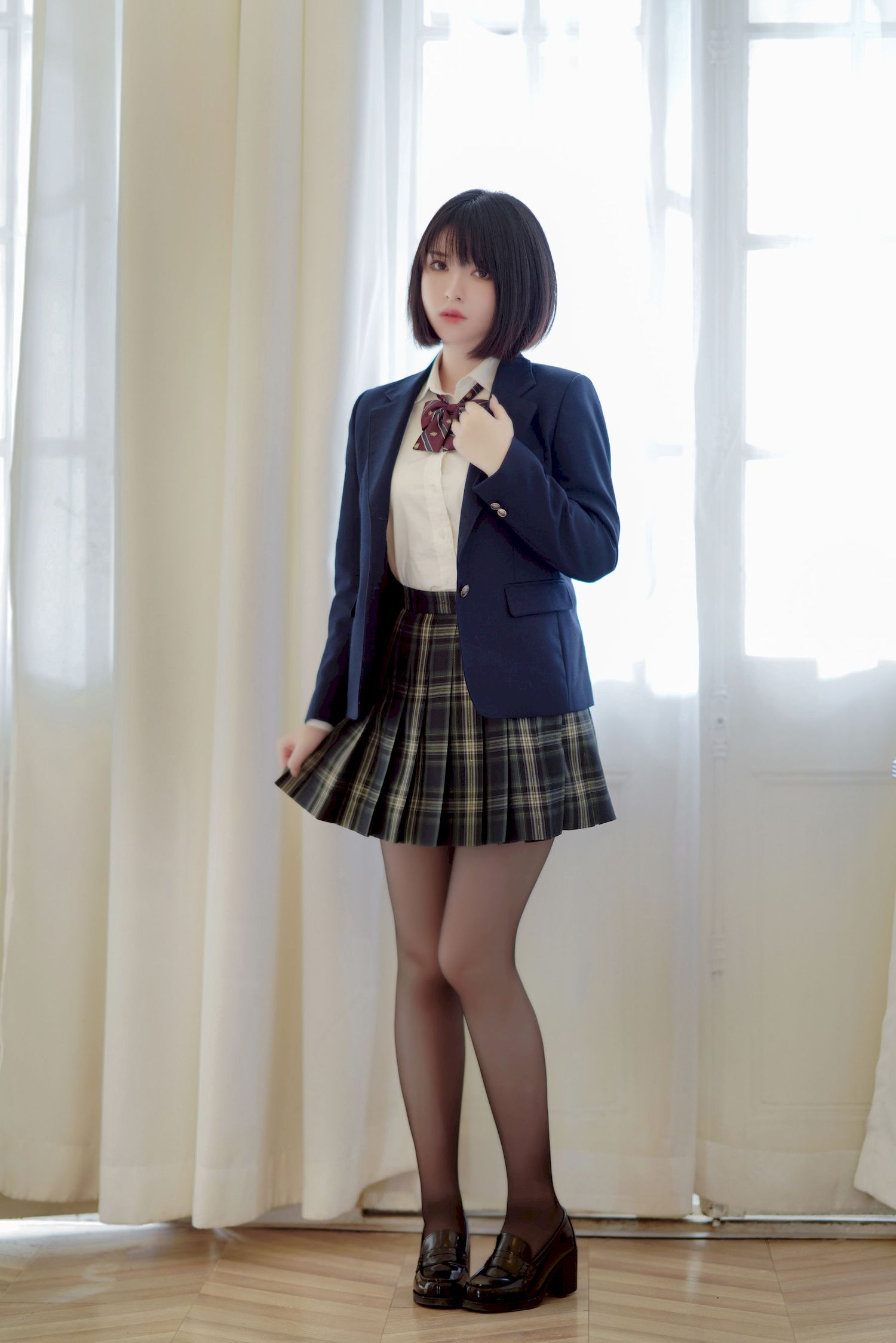 短发美女半半子_黑丝JK制服彼女の主题性感写真-御萝部落-御萝部落