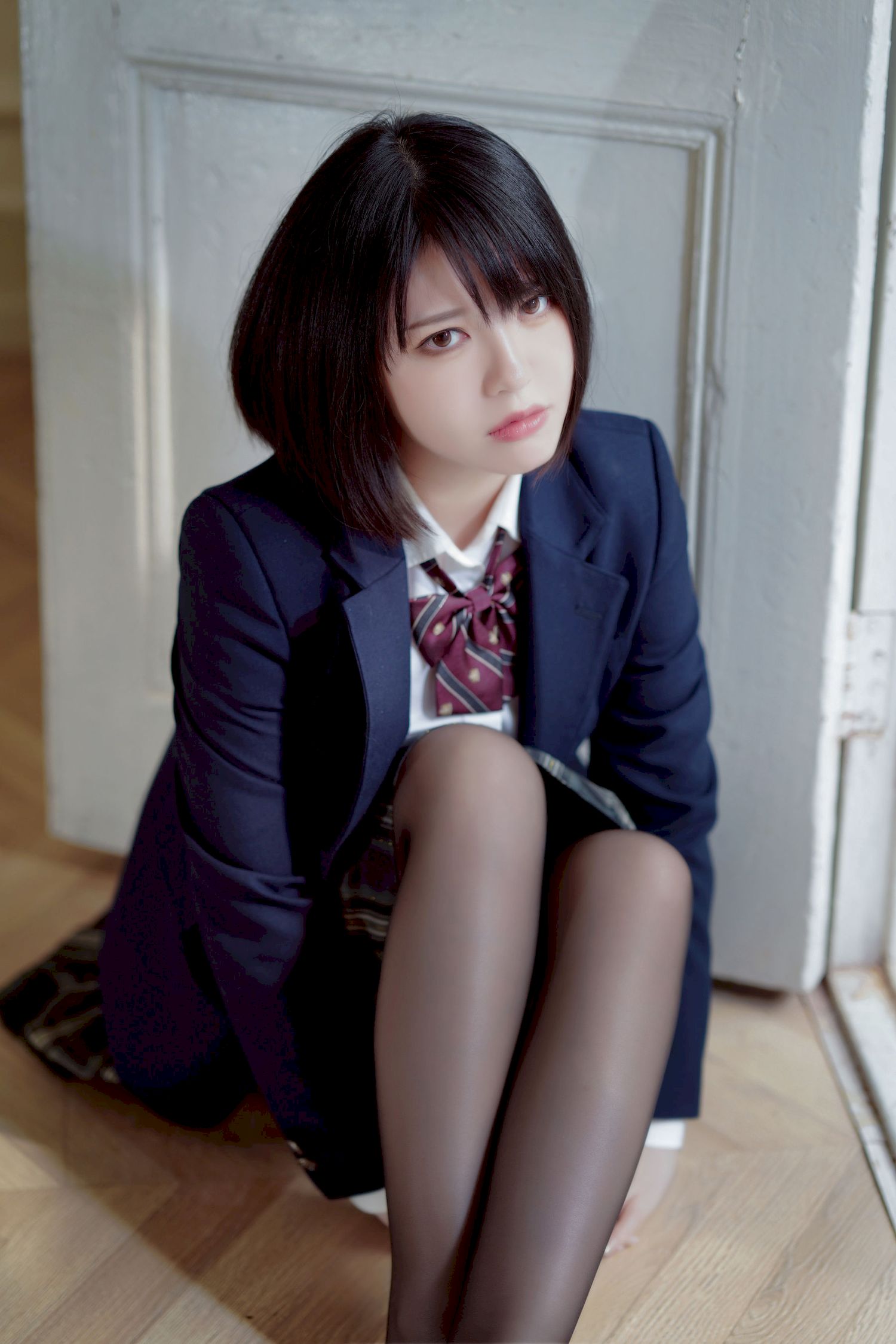 半半子_黑丝JK制服彼女の主题性感写真