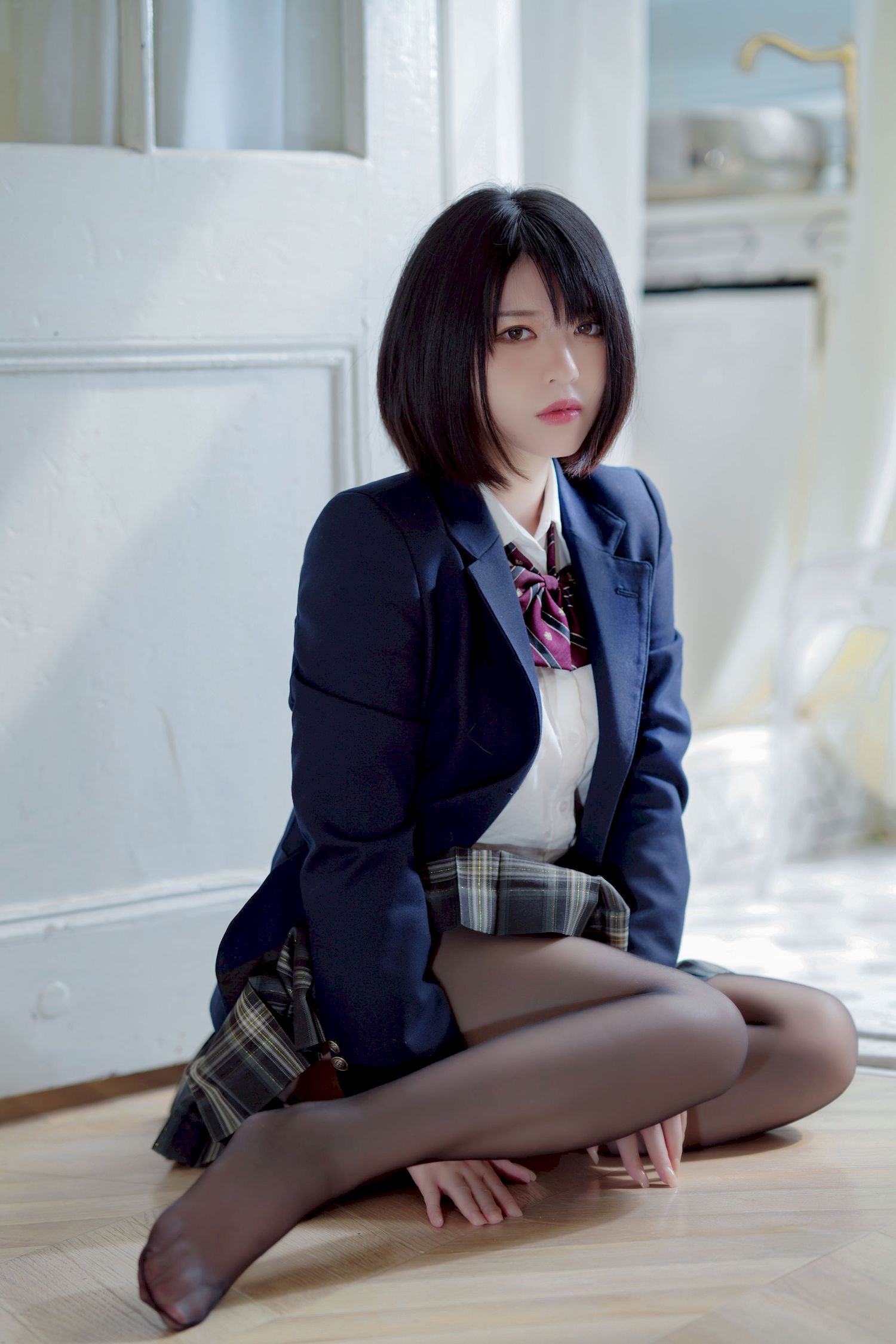 半半子_黑丝JK制服彼女の主题性感写真