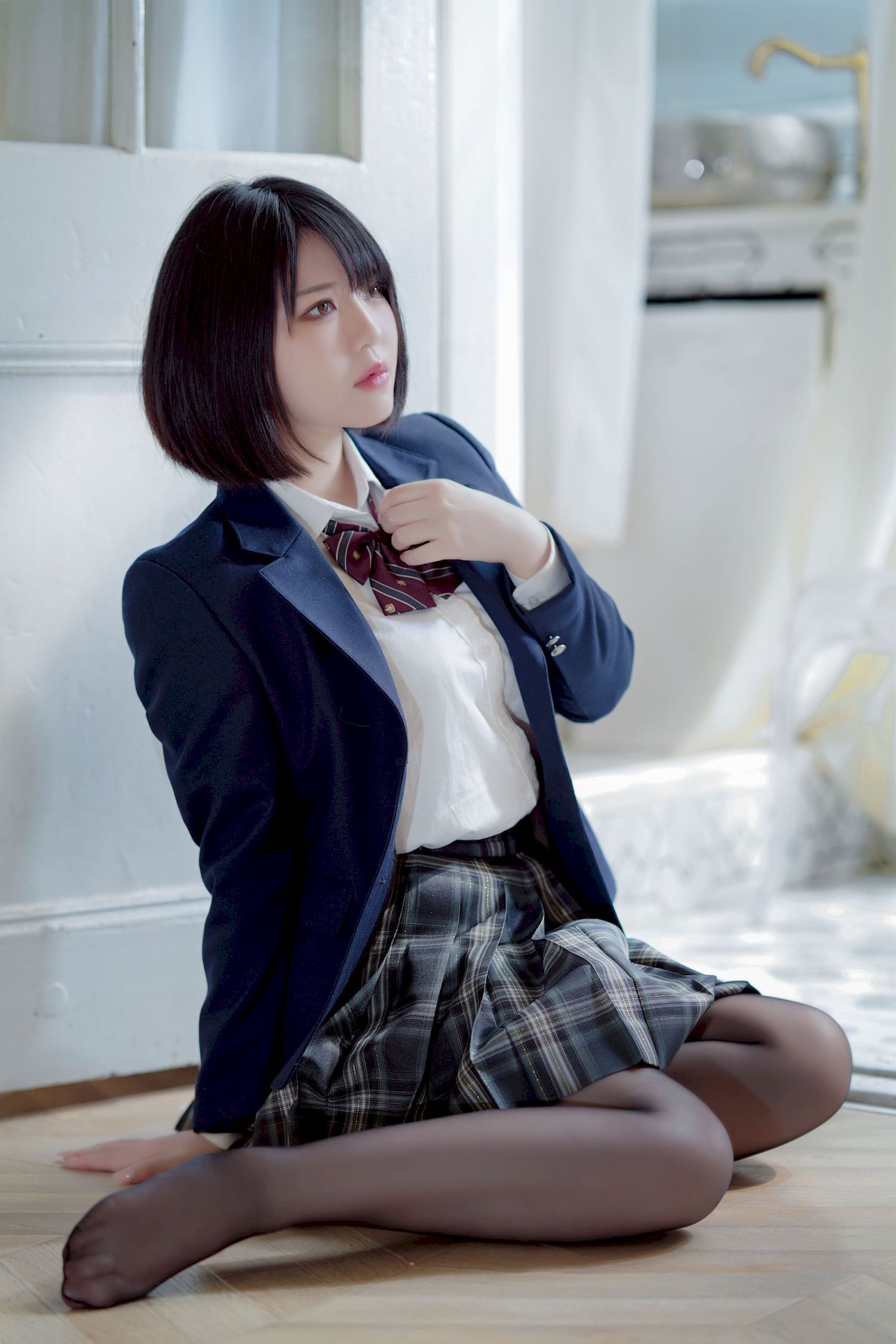 半半子_黑丝JK制服彼女の主题性感写真
