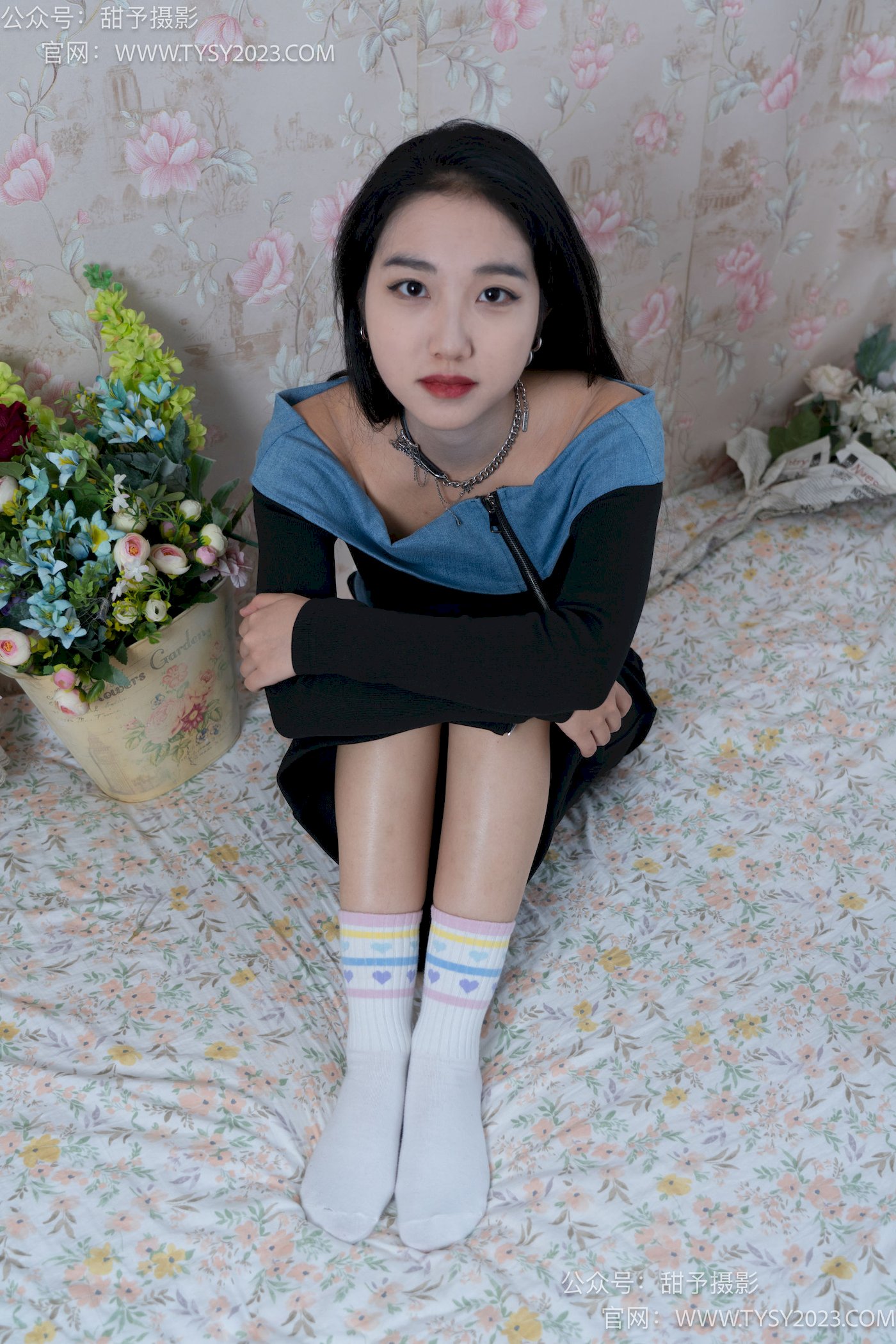 甜予摄影筱筱微卷长发休闲风写真