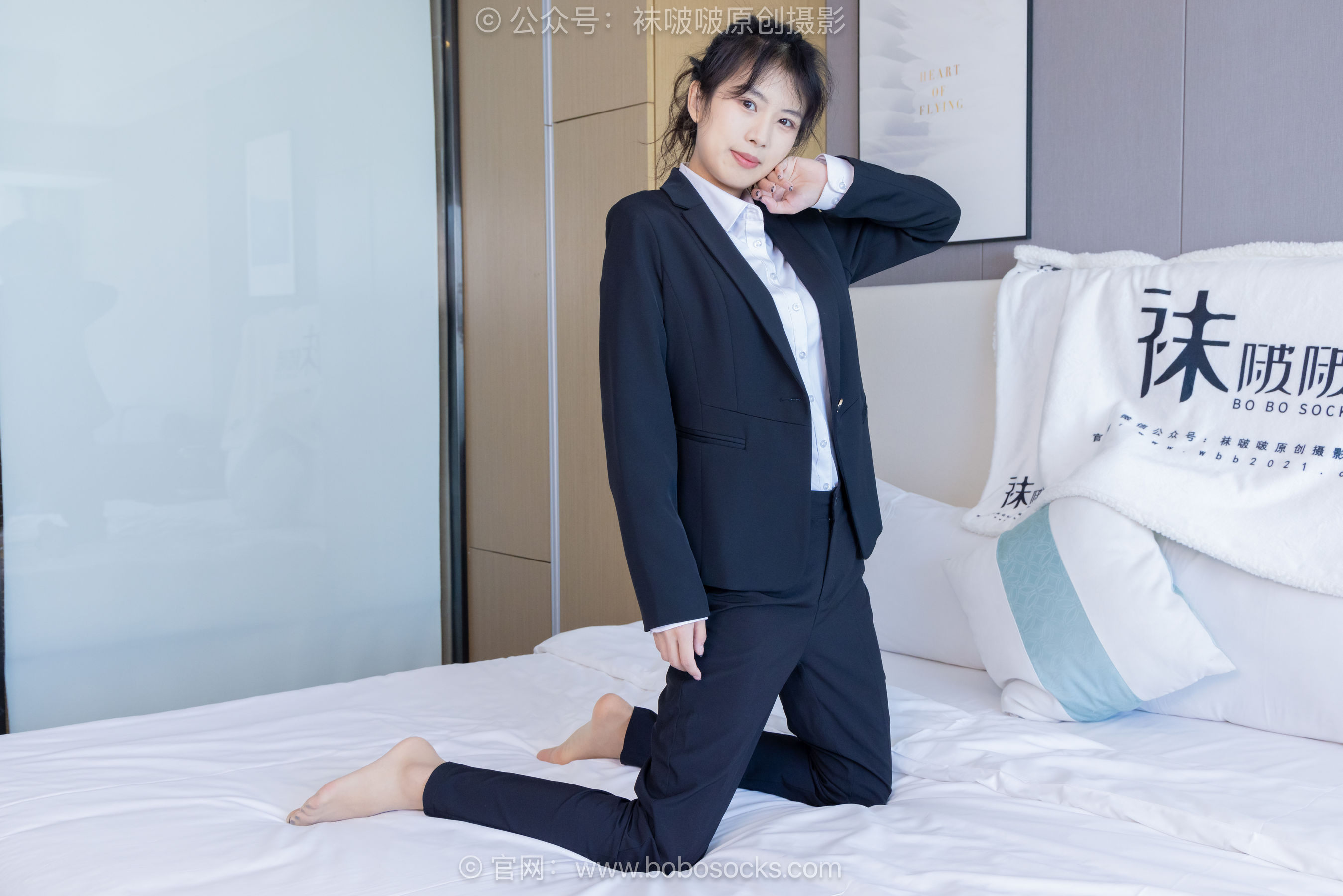 袜啵啵模特奶油白领OL制服裤里丝写真