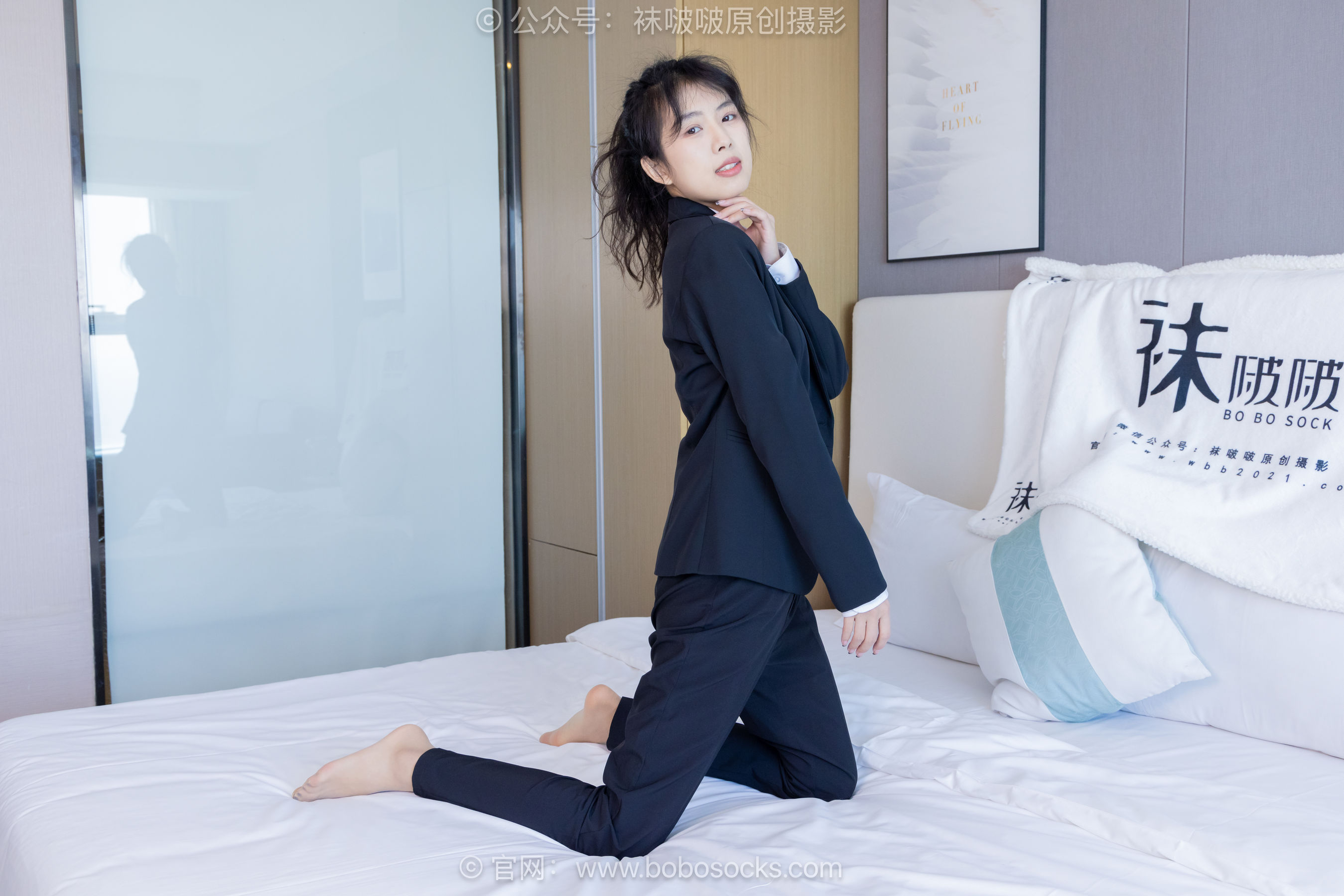袜啵啵模特奶油白领OL制服裤里丝写真